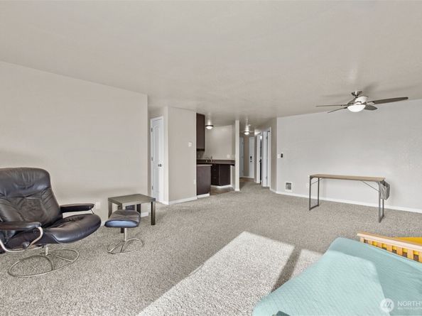 9815 Holly Drive A208, Everett WA 98204