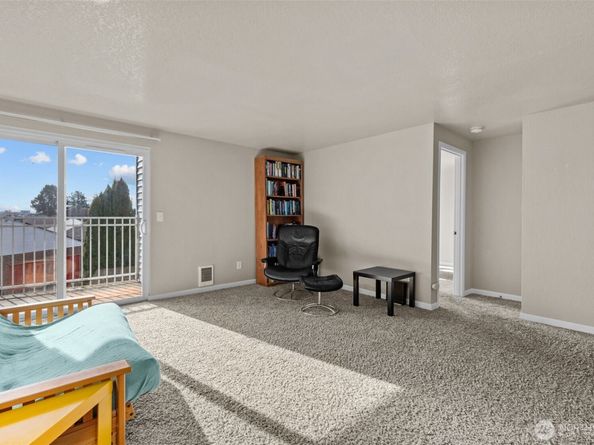 9815 Holly Drive A208, Everett WA 98204