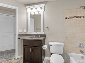 9815 Holly Drive A208, Everett WA 98204