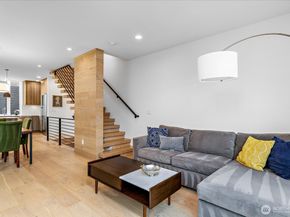 4307 Francis Avenue N B, Seattle WA 98103