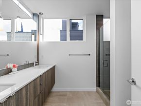 4307 Francis Avenue N B, Seattle WA 98103