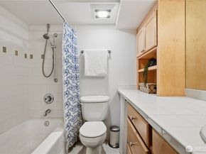 1525 Taylor Ave N 203, Seattle WA 98109