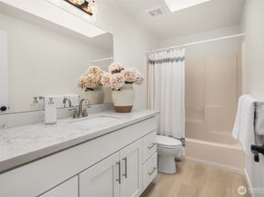 12704 37th Avenue NE, Seattle WA 98125