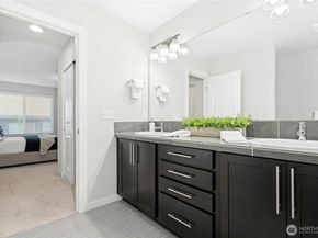 15720 Meadow Road B5, Lynnwood WA 98087