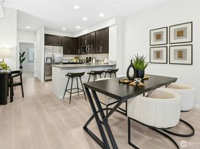 15720 Meadow Road B5, Lynnwood WA 98087