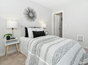 15720 Meadow Road B5, Lynnwood WA 98087