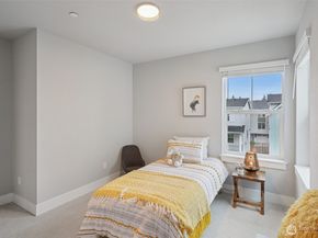 17 160th Place SE, Bothell WA 98012