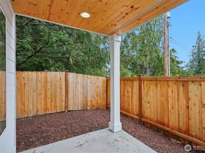 17 160th Place SE, Bothell WA 98012