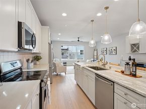 17 160th Place SE, Bothell WA 98012