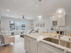 17 160th Place SE, Bothell WA 98012