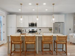 17 160th Place SE, Bothell WA 98012