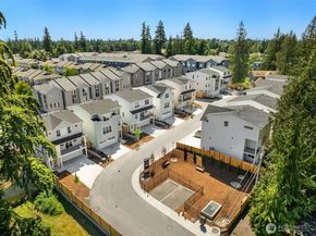 17 160th Place SE, Bothell WA 98012