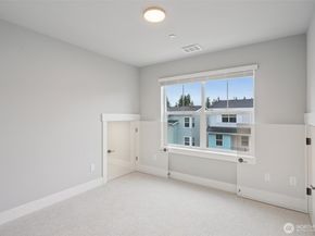 17 160th Place SE, Bothell WA 98012