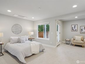 17 160th Place SE, Bothell WA 98012