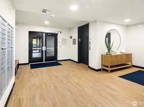 6949 NE 184th Lane 405, Kenmore WA 98028