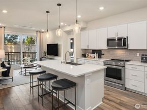 6949 NE 184th Lane 405, Kenmore WA 98028