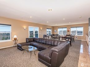 3221 SW Avalon Way 201, Seattle WA 98126