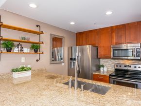 3221 SW Avalon Way 201, Seattle WA 98126