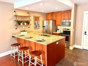 3221 SW Avalon Way 201, Seattle WA 98126