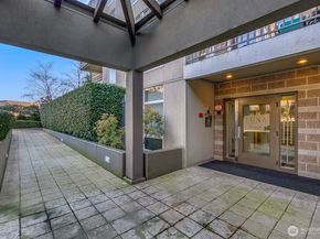 3221 SW Avalon Way 201, Seattle WA 98126