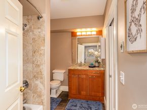 3221 SW Avalon Way 201, Seattle WA 98126