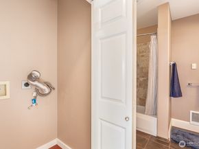 3221 SW Avalon Way 201, Seattle WA 98126