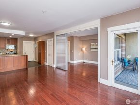 3221 SW Avalon Way 201, Seattle WA 98126