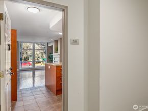 3221 SW Avalon Way 201, Seattle WA 98126