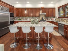 14424 SE 17th St, Bellevue WA 98007