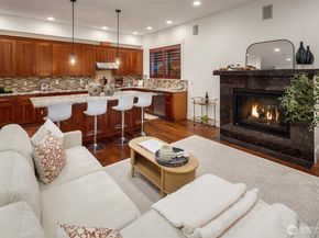 14424 SE 17th St, Bellevue WA 98007