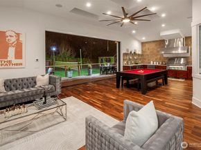 14424 SE 17th St, Bellevue WA 98007