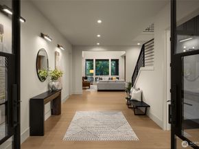 14948 SE 43rd Street, Bellevue WA 98006