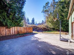 17017 10th Avenue NE, Shoreline WA 98155