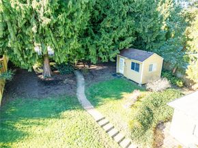 17017 10th Avenue NE, Shoreline WA 98155