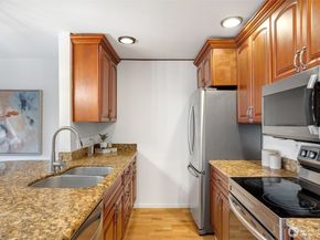 500 Aloha Street 211, Seattle WA 98109