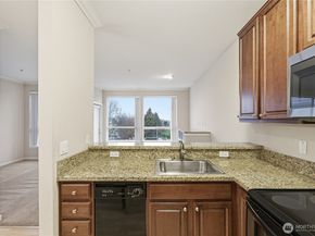 225 Logan Avenue S 319, Renton WA 98057