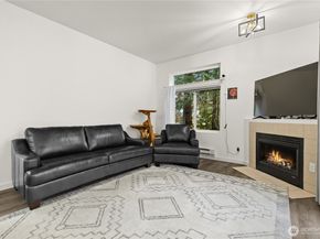 21920 42nd Avenue S 104, Kent WA 98032