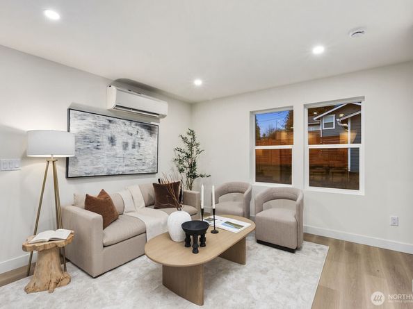 3308 SW Holden Street, Seattle WA 98126