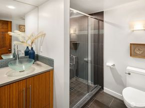 2234 108th Avenue SE, Bellevue WA 98004