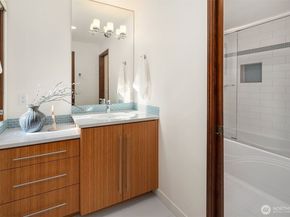 2234 108th Avenue SE, Bellevue WA 98004