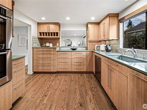 2234 108th Avenue SE, Bellevue WA 98004