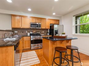 2674 SW Sylvan Heights Dr, Seattle WA 98106