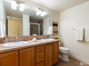 2674 SW Sylvan Heights Dr, Seattle WA 98106