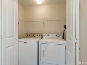 2674 SW Sylvan Heights Dr, Seattle WA 98106