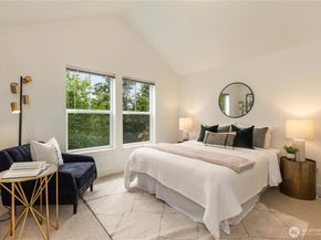 2674 SW Sylvan Heights Dr, Seattle WA 98106