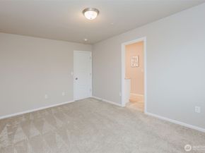 916 Baker Heights Loop, Bremerton WA 98312