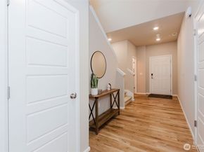 916 Baker Heights Loop, Bremerton WA 98312