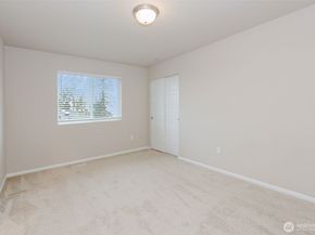 916 Baker Heights Loop, Bremerton WA 98312