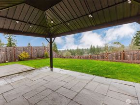 916 Baker Heights Loop, Bremerton WA 98312