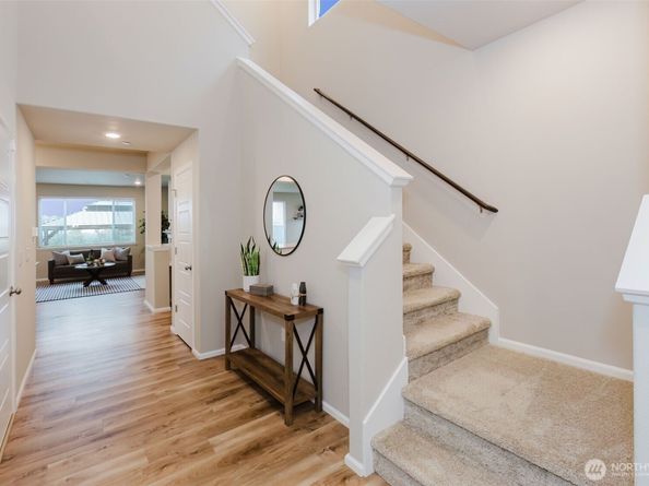 916 Baker Heights Loop, Bremerton WA 98312